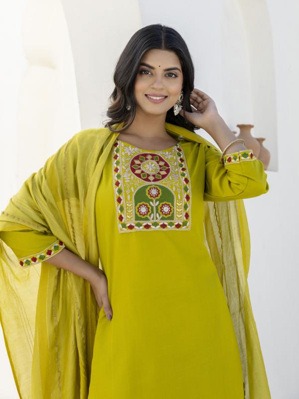 VP 9709 L Women Kurta and Trousers Pant Sets Cotton Blend